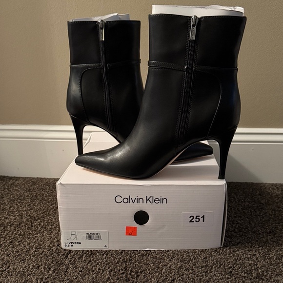 Calvin Klein Women's Sleek Black Heeled Boots size 9 1/2 - Picture 2 of 11